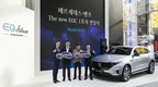 벤츠코리아, 첫 순수 전기차 '더 뉴 EQC' 1호차 전달