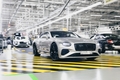 벤틀리, 2026년 첫 전기 SUV 공개…2035년 완전 전동화 달성