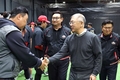 정의선 현대차그룹 회장, KIA 타이거즈 스프링캠프 깜짝 격려 방문