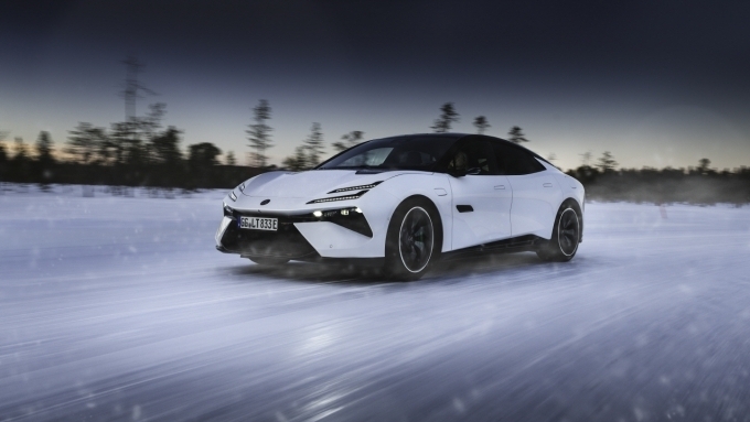 918마력 전기 세단 로터스 에메야 R, 고객 인도 초읽기