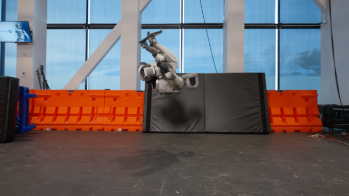 보스턴다이나믹스 아틀라스, 전산제어 학습 졸업 본격 실전훈련 돌입