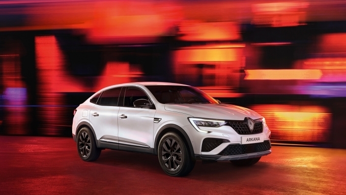 르노코리아, 2027년형 쿠페형 SUV 아르카나 출시…트림 단일화