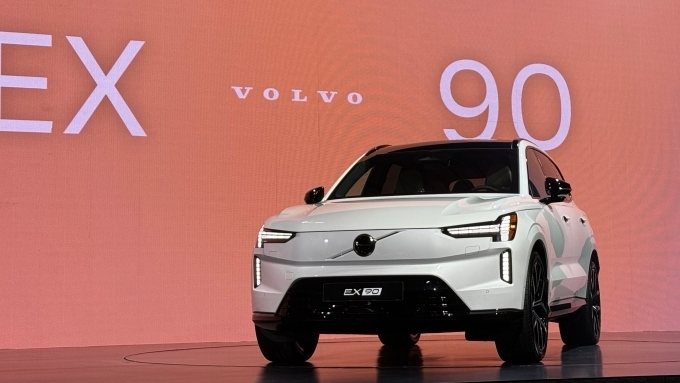 "1회 충전 최대 625km 주행" 순수 전기 플래그십 SUV 'EX90' 한국상륙