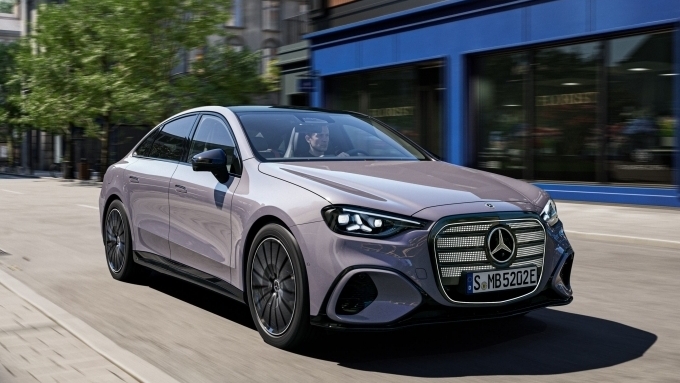 "한번 충전에 최대 762km 주행" 벤츠, '디 올-뉴 일렉트릭 C클래스' 세계 첫 공개