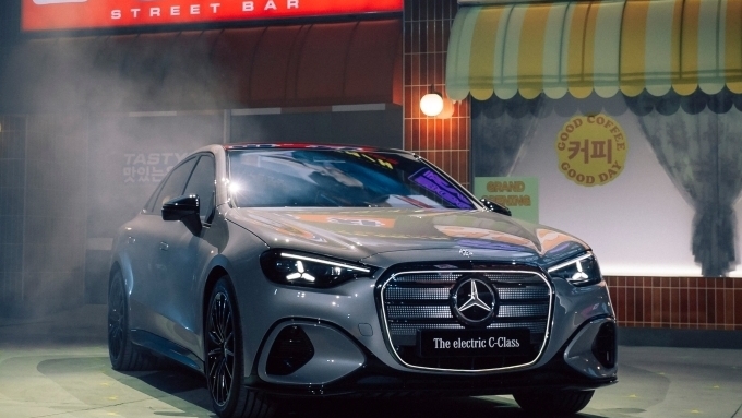 "한번 충전에 최대 762km 주행" 벤츠, '디 올-뉴 일렉트릭 C클래스' 세계 첫 공개
