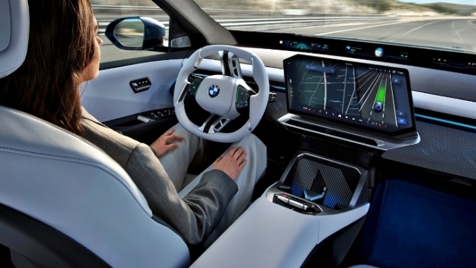 단순함이 만든 혁명, BMW 파노라믹 iDrive