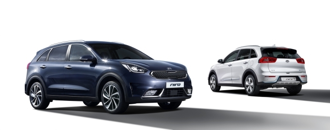 2018 니로(좌) & 니로 PHEV(우)