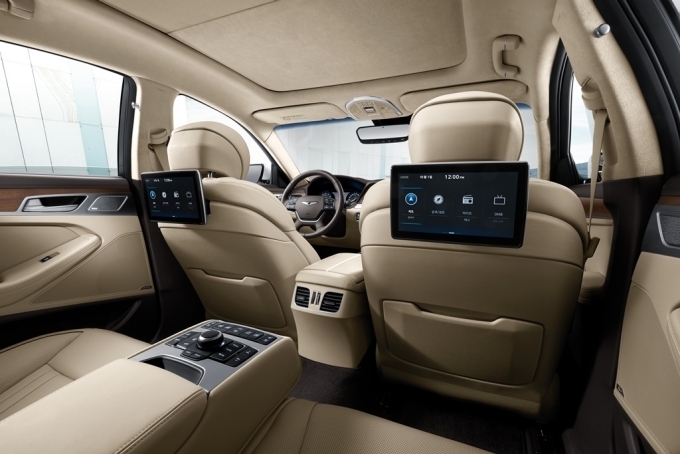 2019년형 G80 신규 디자인 뒷좌석 듀얼 모니터