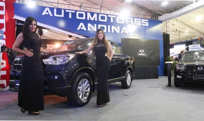 쌍용자동차는 지난 10월 18~21일까지 키토(Quito)에서 열린 에콰도르 모터쇼(Auto Mundo)에서 렉스턴 스포츠를 처음으로 선보였다. 사진은 모터쇼 내 쌍용자동차 브랜드 부스.