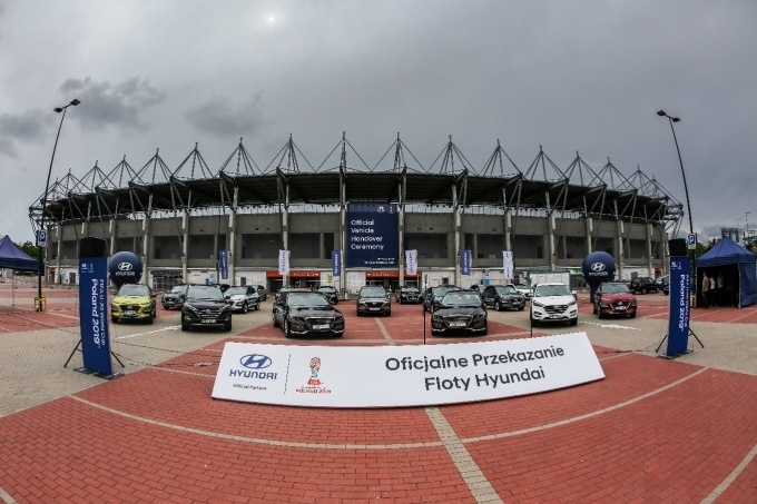 ‘FIFA U-20 월드컵 폴란드 2019’ 공식 차량이 도열한 모습.