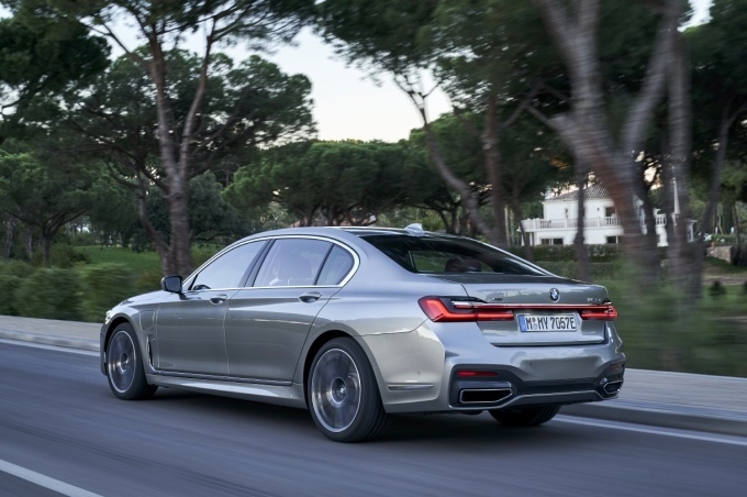 BMW 뉴 7시리즈 M 스포츠 패키지