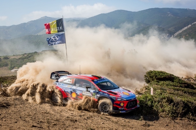이탈리아 샤르데냐에서 열린 ‘2019 월드랠리챔피언십(이하 WRC)’ 8차 대회에서 현대자동차 ‘i20 Coupe WRC’ 랠리카가 달리고 있는 모습.