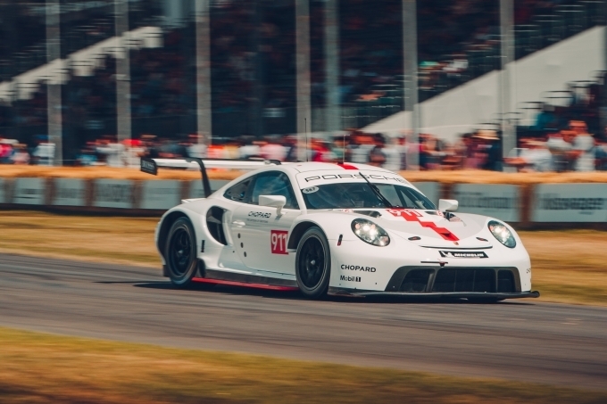 신형 ‘911 RSR’