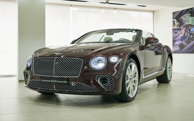 컨티넨탈 GT V8 컨버터블