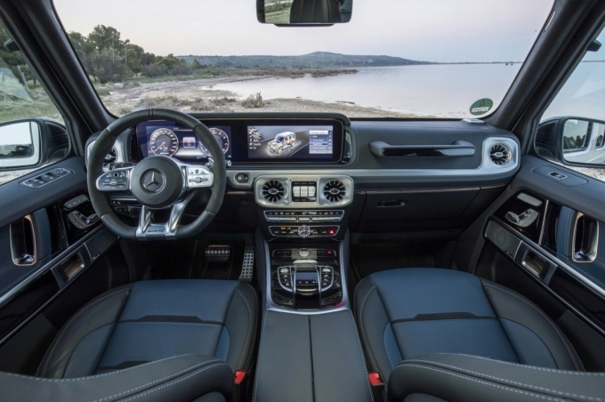 '더 뉴 G클래스'의 고성능 모델 '더 뉴 메르세데스-AMG G 63' 실내