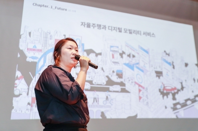 박경린 큐레이터