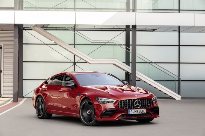 더 뉴 메르세데스-AMG GT 43 4MATIC+ 4도어 쿠페