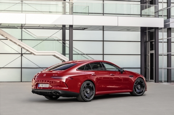 더 뉴 메르세데스-AMG GT 43 4MATIC+ 4도어 쿠페