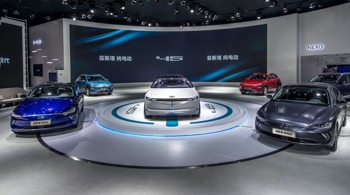 현대자동차 2019 광저우 국제 모터쇼 전시 공간과 전시 차종의 모습
