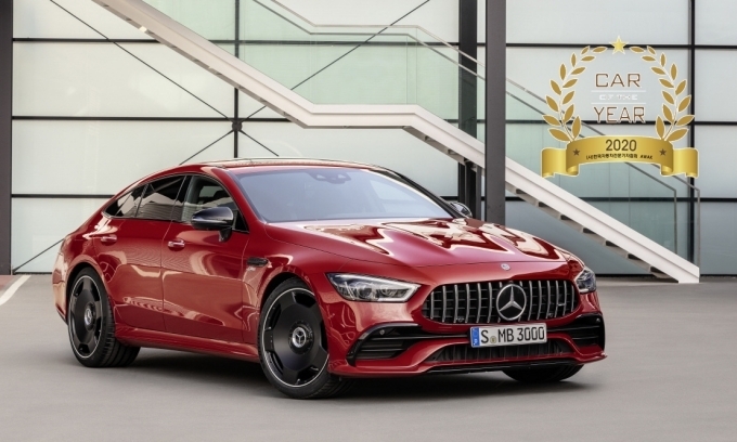 올해의 퍼포먼스 수상차 메르세데스-AMG GT 4도어 쿠페.