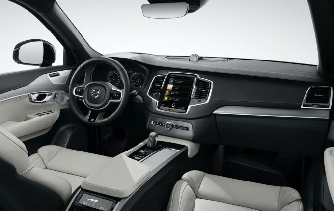 신형 XC90 실내