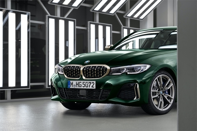 M340i BMW 코리아 25주년 페리도트 그린 에디션