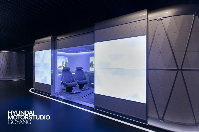 음식 주문, 건강 체크, 쇼핑 등 다양한 활동을 경험할 수 있는 미래형 모빌리티 ‘에스 링크(S-link)’