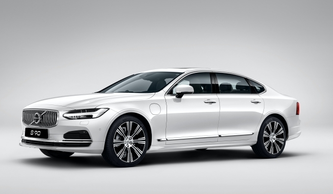신형 S90 T8
