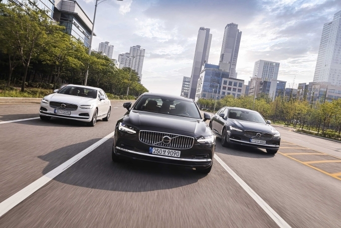 볼보자동차 신형 S90