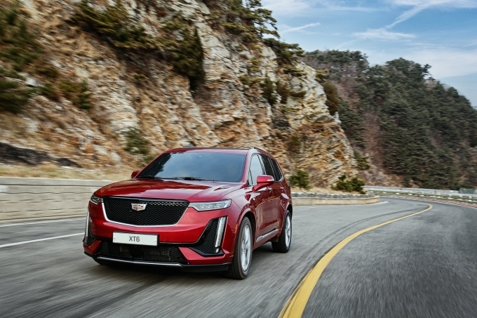 XT6