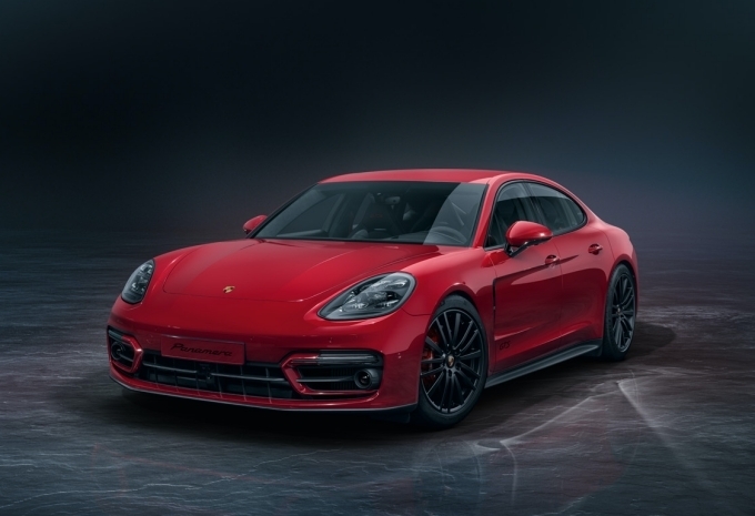 신형 파나메라 GTS