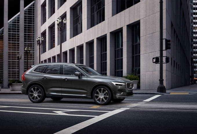 볼보자동차 XC60 B6 AWD 인스크립션