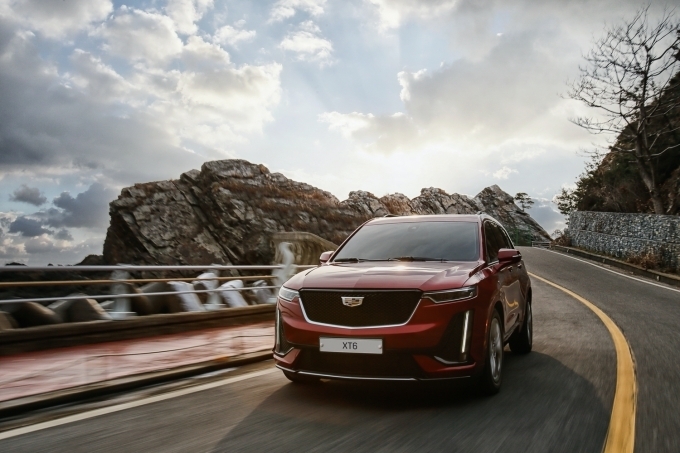 캐딜락 XT6
