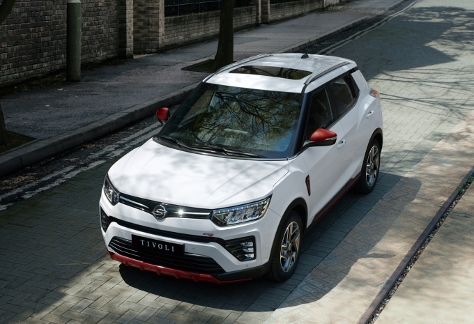2022년형 티볼리 R-Plus 화이트