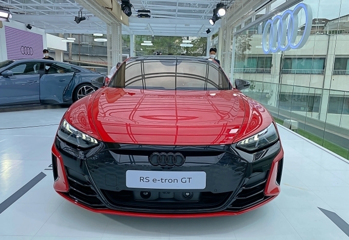 RS e-트론 GT