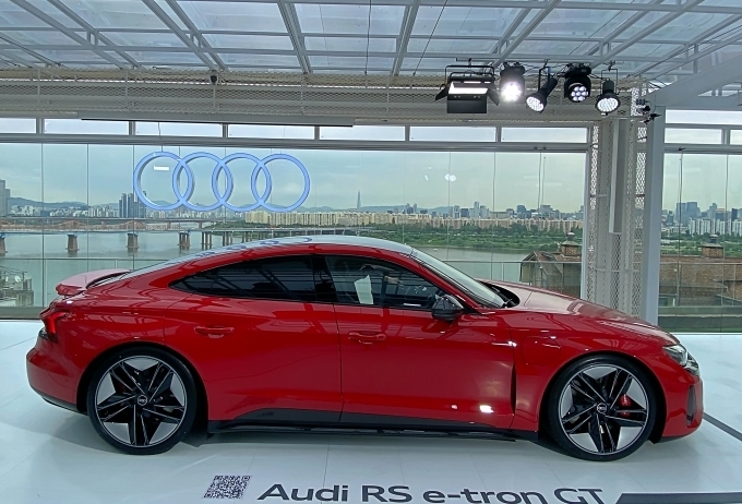 RS e-트론 GT