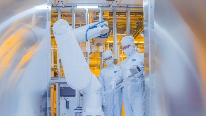 dresden-robot-wafer
