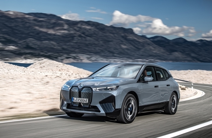 BMW iX