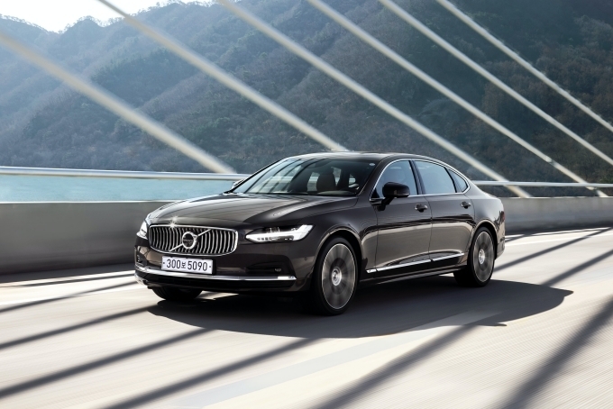 S90