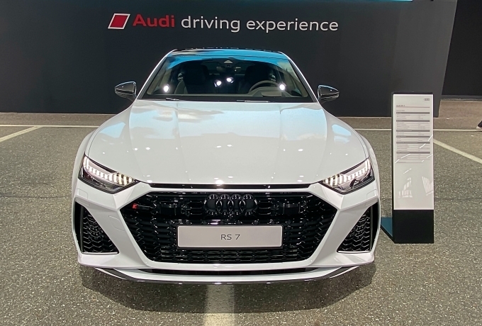 더 뉴 아우디 RS 7