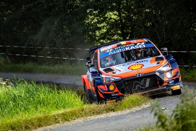 ‘2021 월드랠리챔피언십’ 8차 대회 벨기에 랠리에서 현대자동차 ‘i20 Coupe WRC’ 랠리카가 주행하고 있는 모습