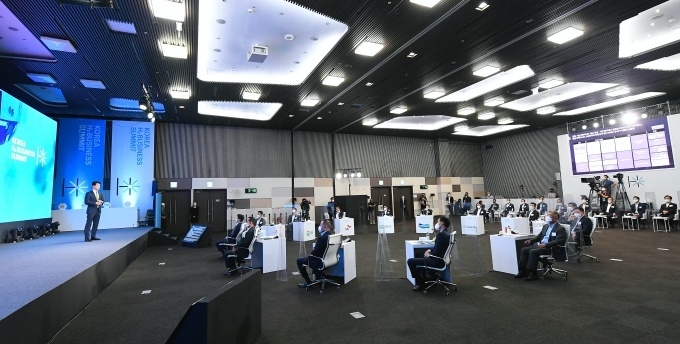 Korea H2 Business Summit 총회가 진행되는 모습.