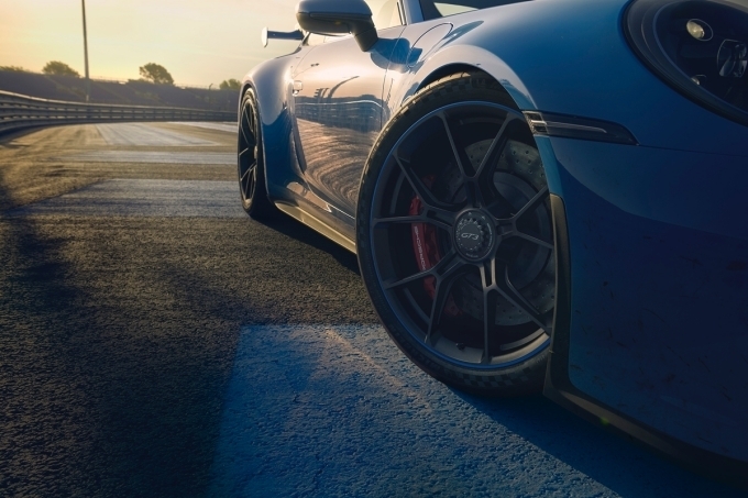 포르쉐 신형 911 GT3에 탑재된 미쉐린 타이어