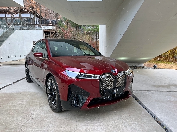 BMW iX