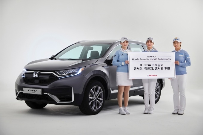 (왼쪽부터) 홍서연, 윤서현, 정윤지 프로
