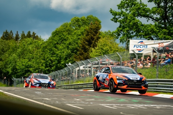 뉘르부르크링 24시 내구레이스 주행 중인 i30 N Cup Car, 엘란트라 N TCR