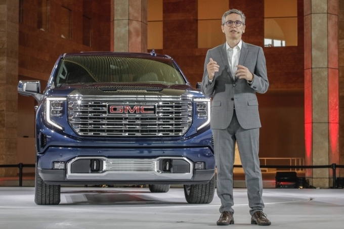 GM 브랜드 데이에서 GMC 브랜드를 소개하는 카를로스 미네르트 한국지엠 영업·서비스·마케팅 부문 부사장