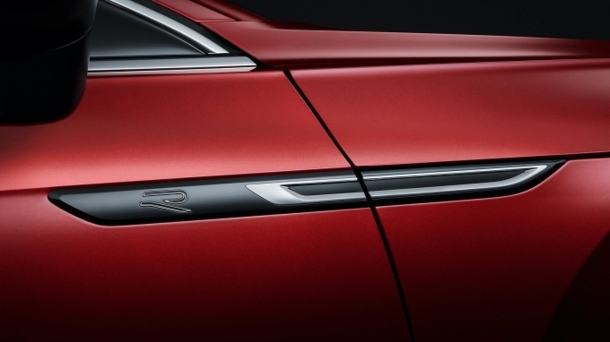 신형 아테온 2.0 TDI R-Line 4모션 R-Line 로고