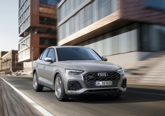 아우디 SQ5 스포트백 TFSI