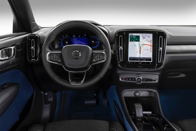 신형 XC40 Recharge 인테리어